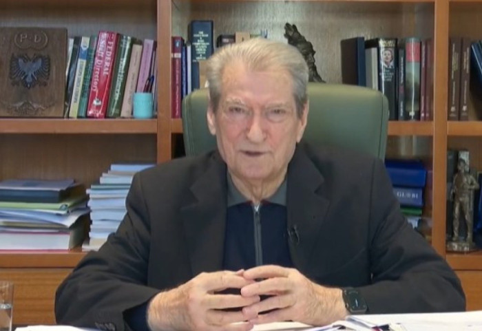 “Rama ka vendosur taksën më të lartë në botë për naftën”, Berisha: Kryeministri mashtroi edhe ditën e Pashkëve