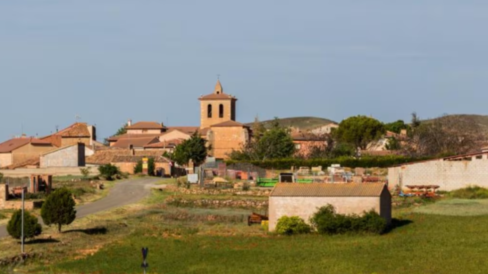 Doni të jetoni në Spanjë? Ky fshat iu ofron banim falas dhe punë të garantuar