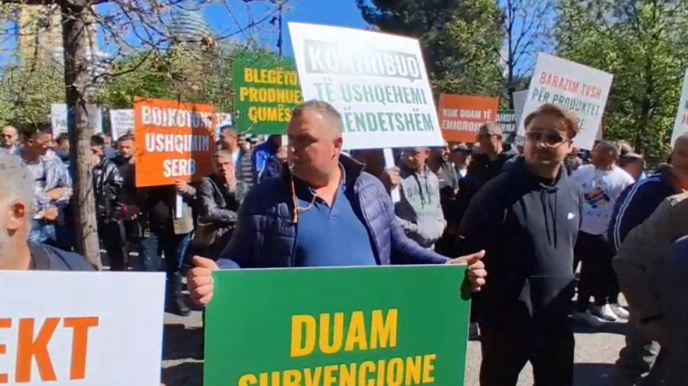 Heqja e naftës falas nga qeveria, fermerët në protestë