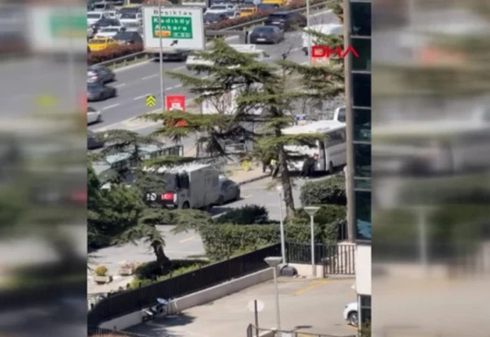 Të shtëna me armë pranë konsullatës izraelite në Stamboll, 2 të vrarë