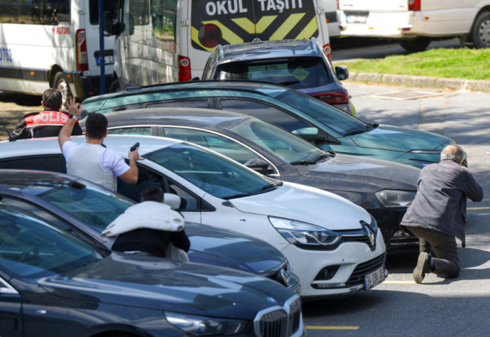 Dy agresorë të vrarë dhe njëri i kapur pas të shtënave në konsullatën izraelite në Stamboll