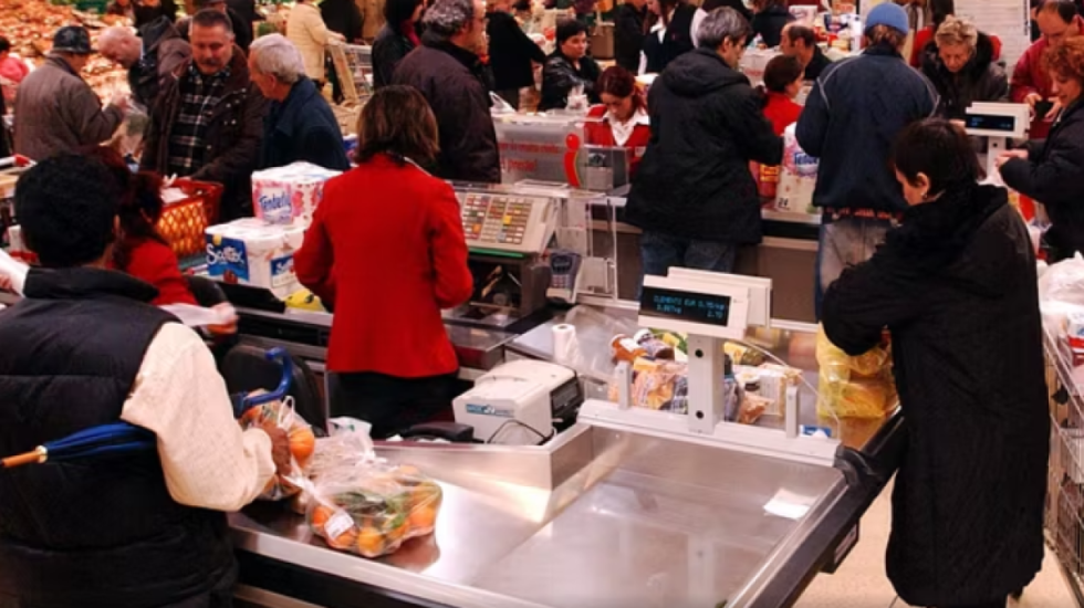 Kasierja shkarkohet pas 20 viteve pune, nuk regjistroi një tigan