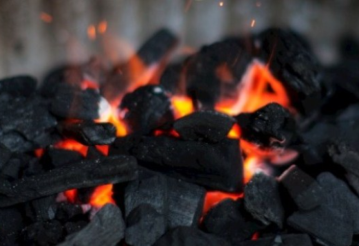 Italia i rikthehet qymyrit, kriza e Hormuzit ringjall burimin e vjetër të energjisë