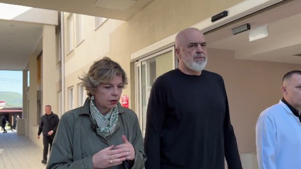 “Shqipëria ka mjekë fantastikë”, Rama viziton Spitalin Rajonal të Lezhës: Do të rrisim pagat