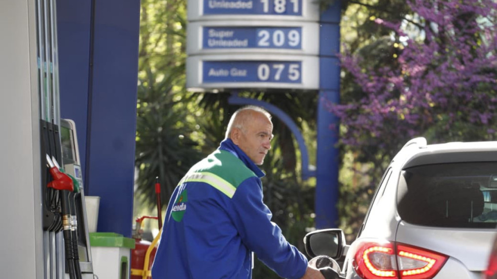 Hapja e Hormuzit reflektohet në Shqipëri, Bordi i Transparencës ul naftën nën 200 lekë/litri