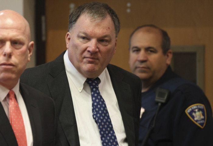 Vrau 8 gra, arkitekti i njohur pranon në gjyq se është vrasës serial