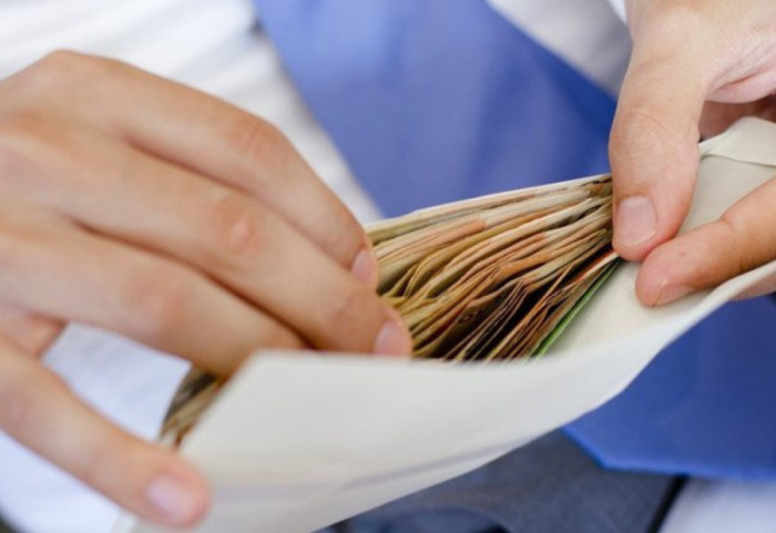 Rritje pagash në Shqipëri? Rajoni i kishte 30-50% më të larta në vitin 2025