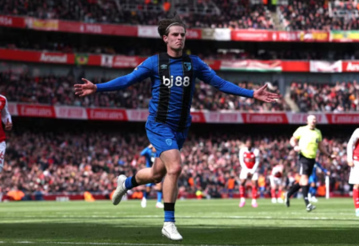 Tjetër hap fals për Arsenal, titulli kampion në rrezik serioz