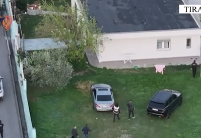 “Hijet” në Tiranë: Rrëmbyen dhe dhunuan 32-vjeçarin për para, dy të arrestuar dhe një në kërkim