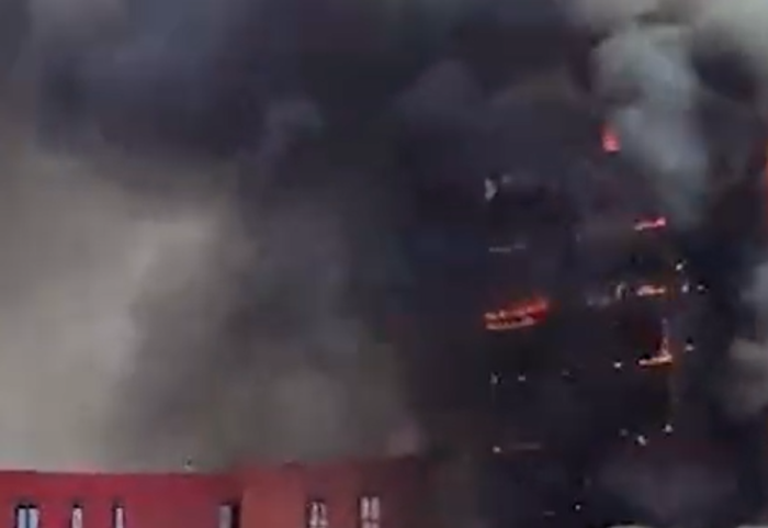 30 apartamente të djegura dhe 11 persona të lënduar, bilanci i pallatit të shkrumbuar në Tiranë