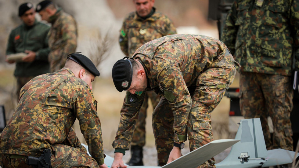 Ushtria amerikane dhe ajo shqiptare stërviten në Bizë me dronët ‘Puma’