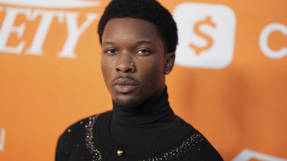 I dyshuar për vrasjen e një adoleshenteje, arrestohet këngëtari i njohur