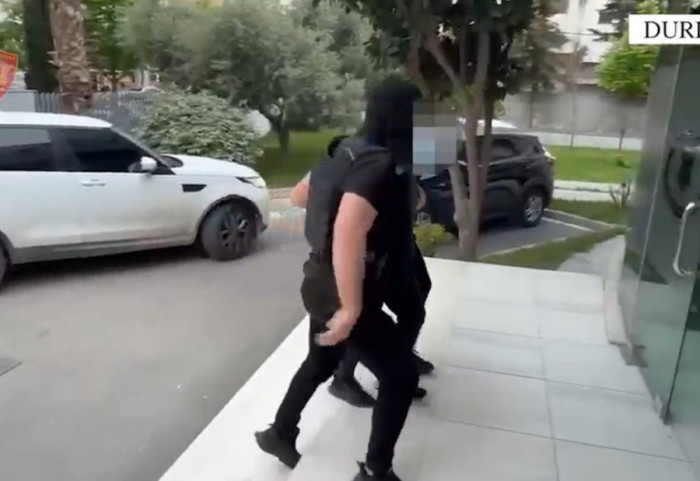 30-vjeçari në Durrës kapet me 8 kg kanabis në banesë