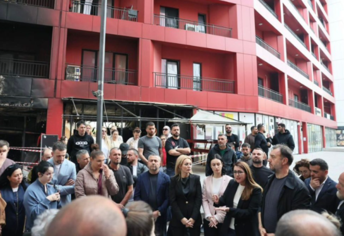 Zjarri që shkrumboi 71 apartamente, Këshilli Bashkiak miraton ndihmën për familjet