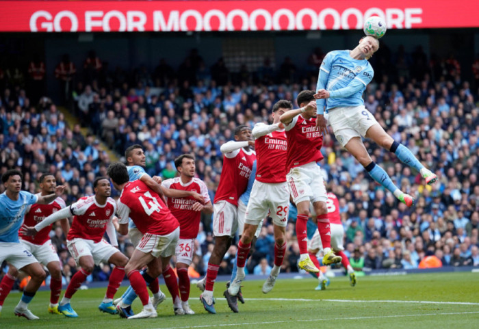 Rihapet gara për titull në Premier League, City mposht Arsenalin