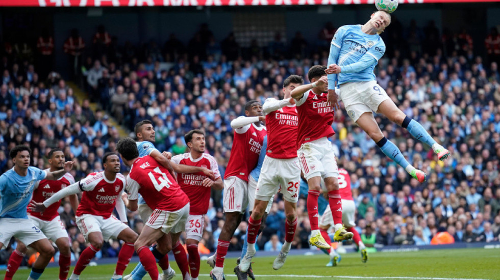 Rihapet gara për titull në Premier League, City mposht Arsenalin