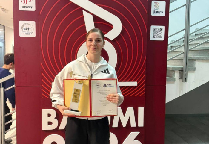 Europiani i Peshëngritjes, Enkileda Carja shpallet “Ylli në ngritje i Europës 2025”