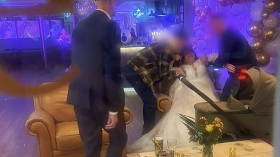 “Oh Zot, sa turp!” U bë “tapë” në ditën e dasmës, nusja përfundon pa ndjenja në ambulancë