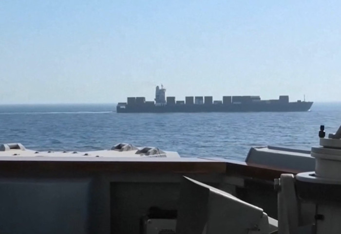 Anija cisternë e Teheranit bllokadën amerikane në Hormuz, Irani kërcënon nëse shkelet armëpushimi