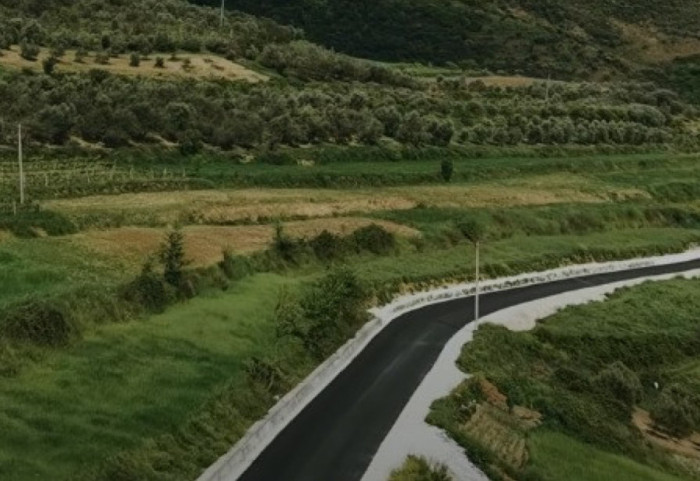 "Investim kyç për zhvillimin e Mallakastrës", Rama publikon pamjet nga rruga Fier-Fratar