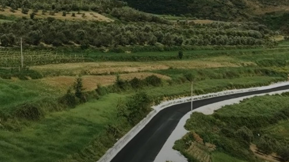 "Investim kyç për zhvillimin e Mallakastrës", Rama publikon pamjet nga rruga Fier-Fratar