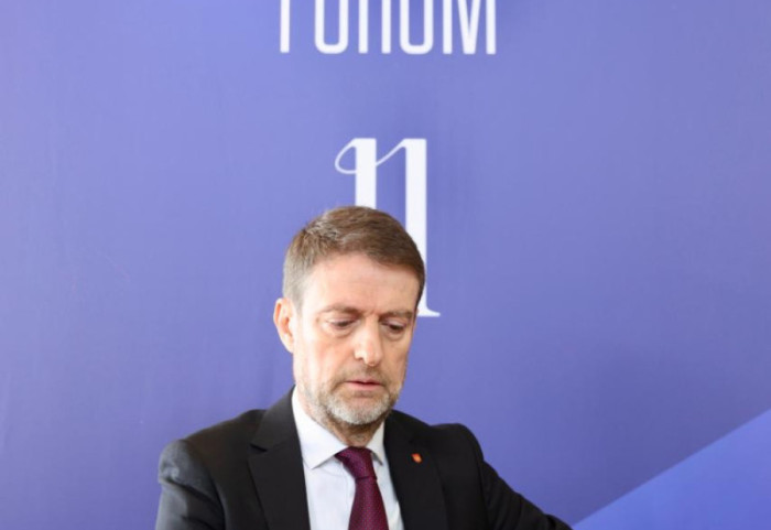 Hoxha në Forumin Ekonomik të Delfit, takim dhe me homologun grek