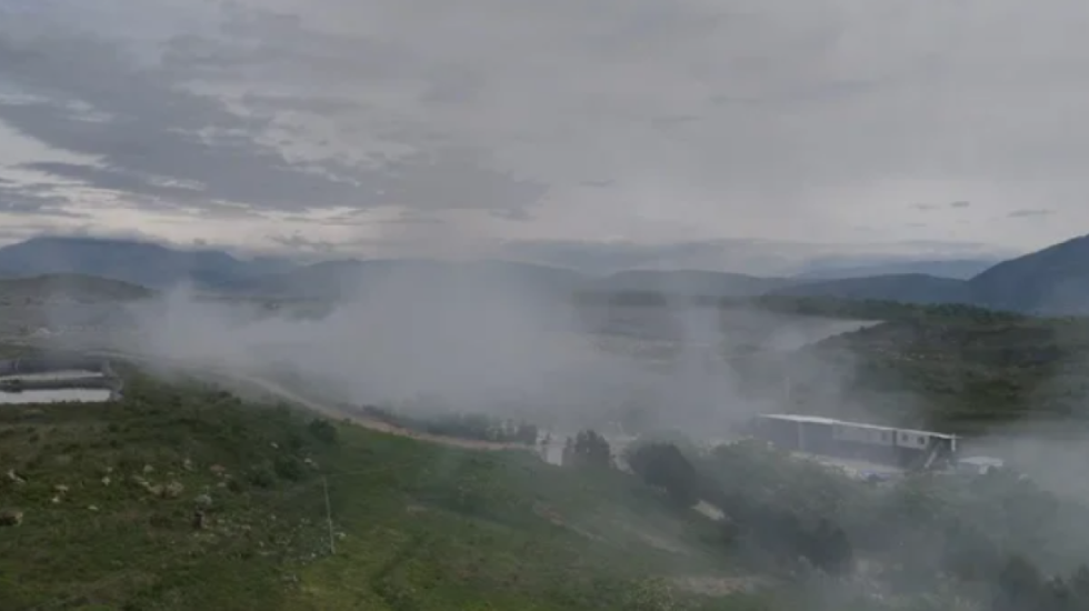 Shiu nuk shuan flakët në landfillin e Bushatit, tymi pushton sërish Shkodrën