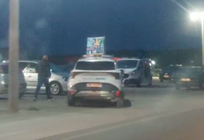 Të shtëna me armë zjarri në Laç, qëllohet drejt një makine, identifikohen autorët