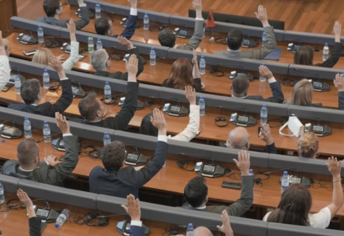 Kuvendi i Kosovës miraton ligjin për çmimet tavan