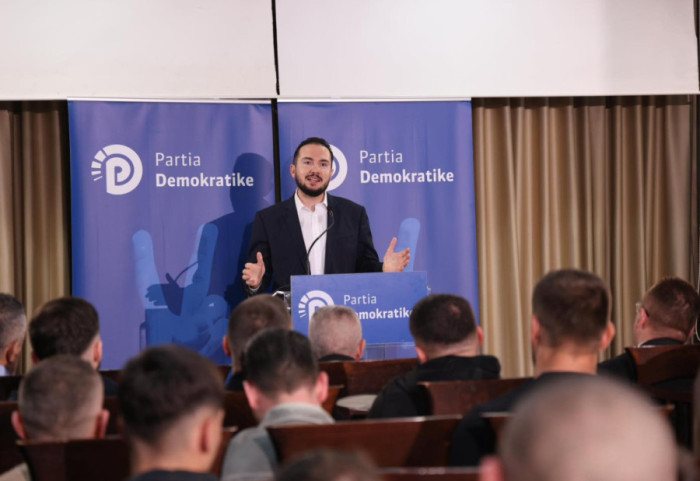 “Pazare me Ramën dhe mungesë gare në PD”, Salianji i përgjigjet Berishës: 36 vite në pushtet, mendon se ka skllevër