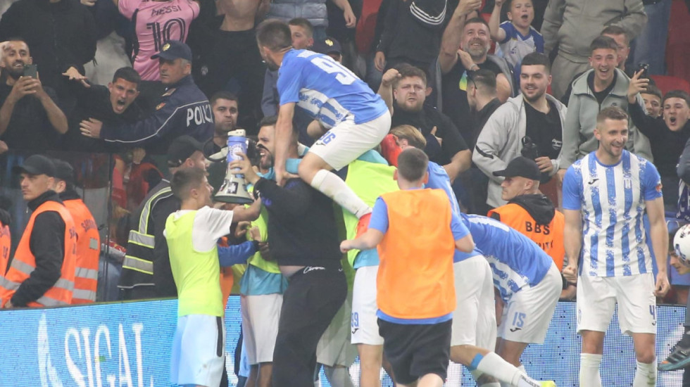 Spektakël në derbin e kryeqytetit, Tirana mund Partizanin dhe merr frymë lirisht